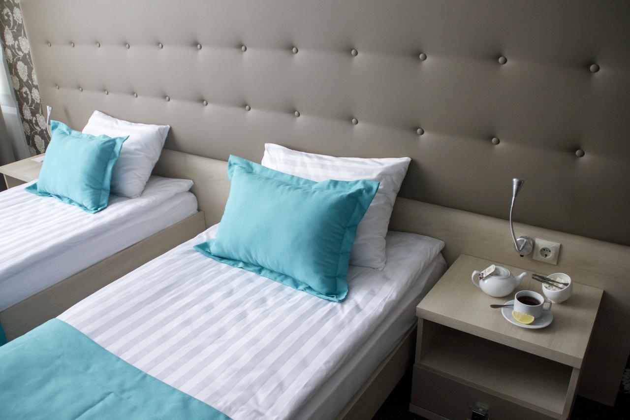 Hotel Versailles Lutsʼk Εξωτερικό φωτογραφία