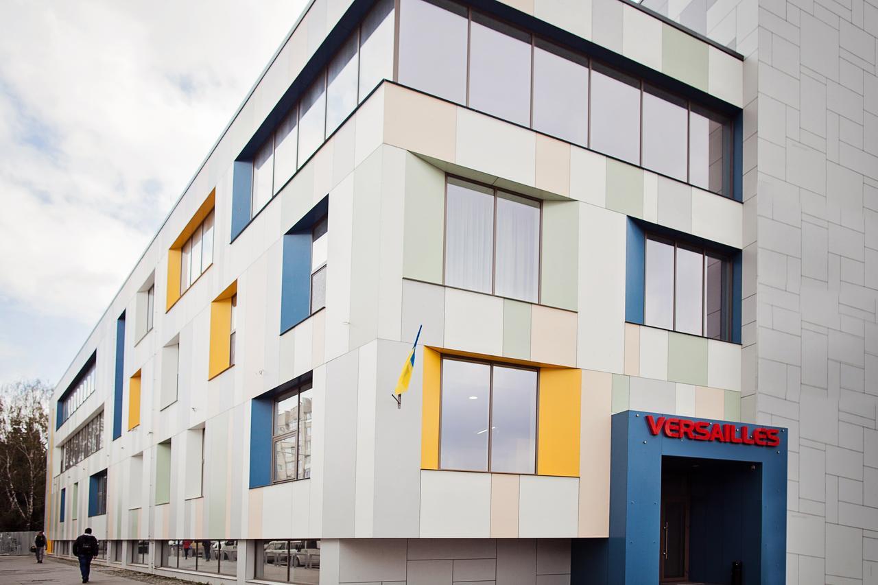 Hotel Versailles Lutsʼk Εξωτερικό φωτογραφία