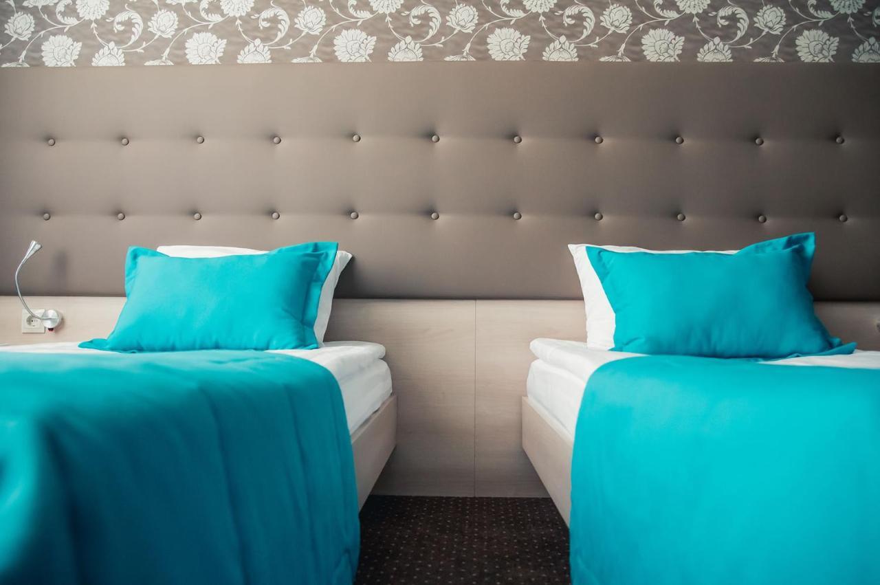 Hotel Versailles Lutsʼk Εξωτερικό φωτογραφία